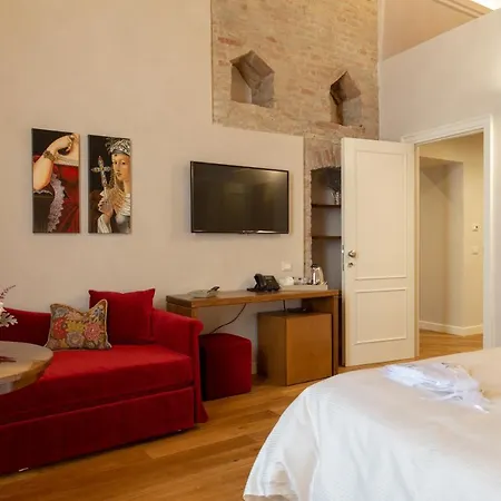 Hotel Dimora Storica Lo Svevo